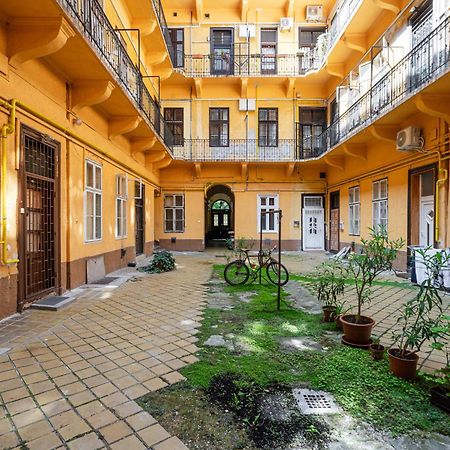 H9- Boutique Apartments, Best Location, By Bqa Budapest Bagian luar foto